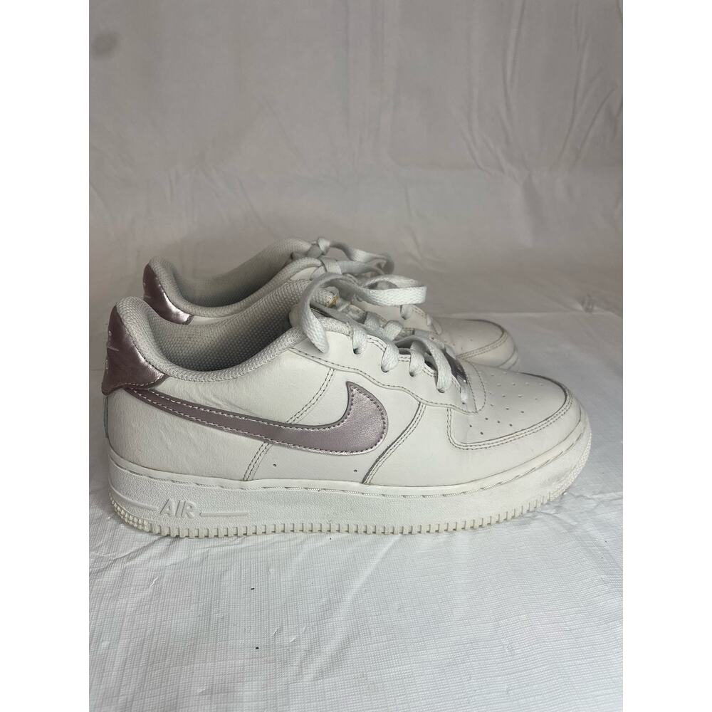 Nike Air Force 1 Low Phantom Metallic Rose Gold 6Y Mens 6 Womens 7.5 EUC
